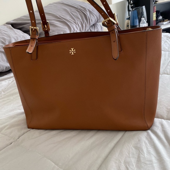 AUTHENTIC Tory Burch York Buckle Bag - Picture 2 of 4